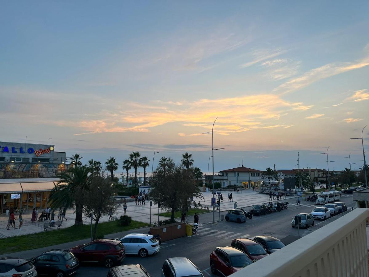 Al Mare 54 Luxury Guest House Lido di Camaiore Ngoại thất bức ảnh